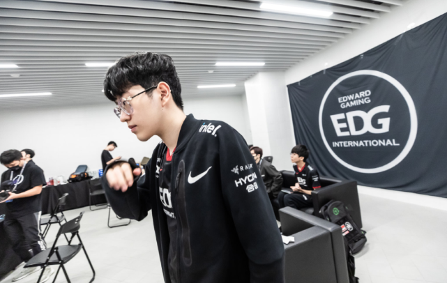 展指明了方 展指明了方