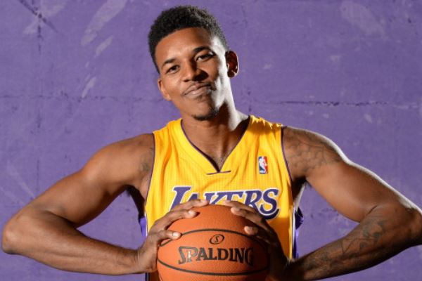 在风暴中拥 在风暴中拥